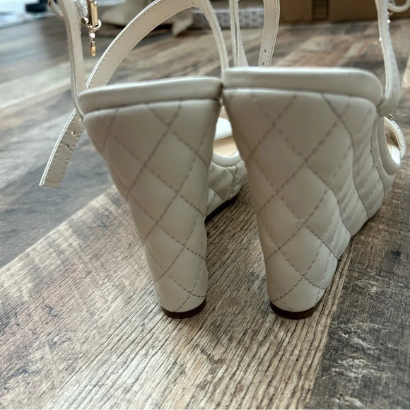 Guess Quilted Wedges Size 6 - Picture 3 of 8